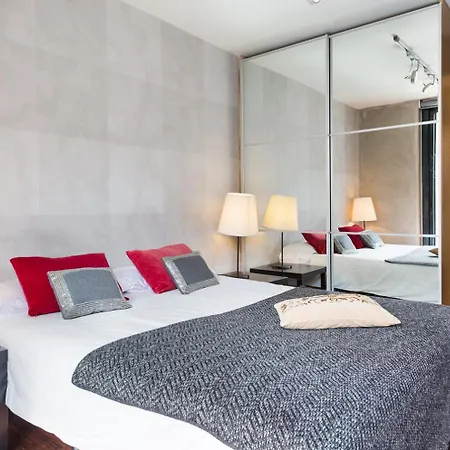 My Space Emirates - Executive Apartments With Private Balcony Barcelona Exterior foto