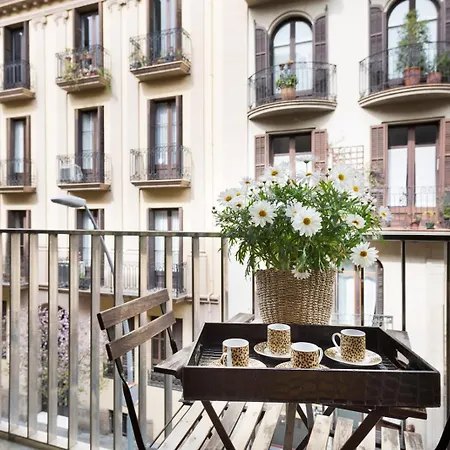 My Space Emirates - Executive Apartments With Private Balcony Barcelona Exterior foto