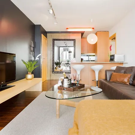 My Space Emirates - Executive Apartments With Private Balcony Barcelona Exterior foto
