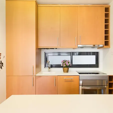 My Space Emirates - Executive Apartments With Private Balcony Barcelona Exterior foto