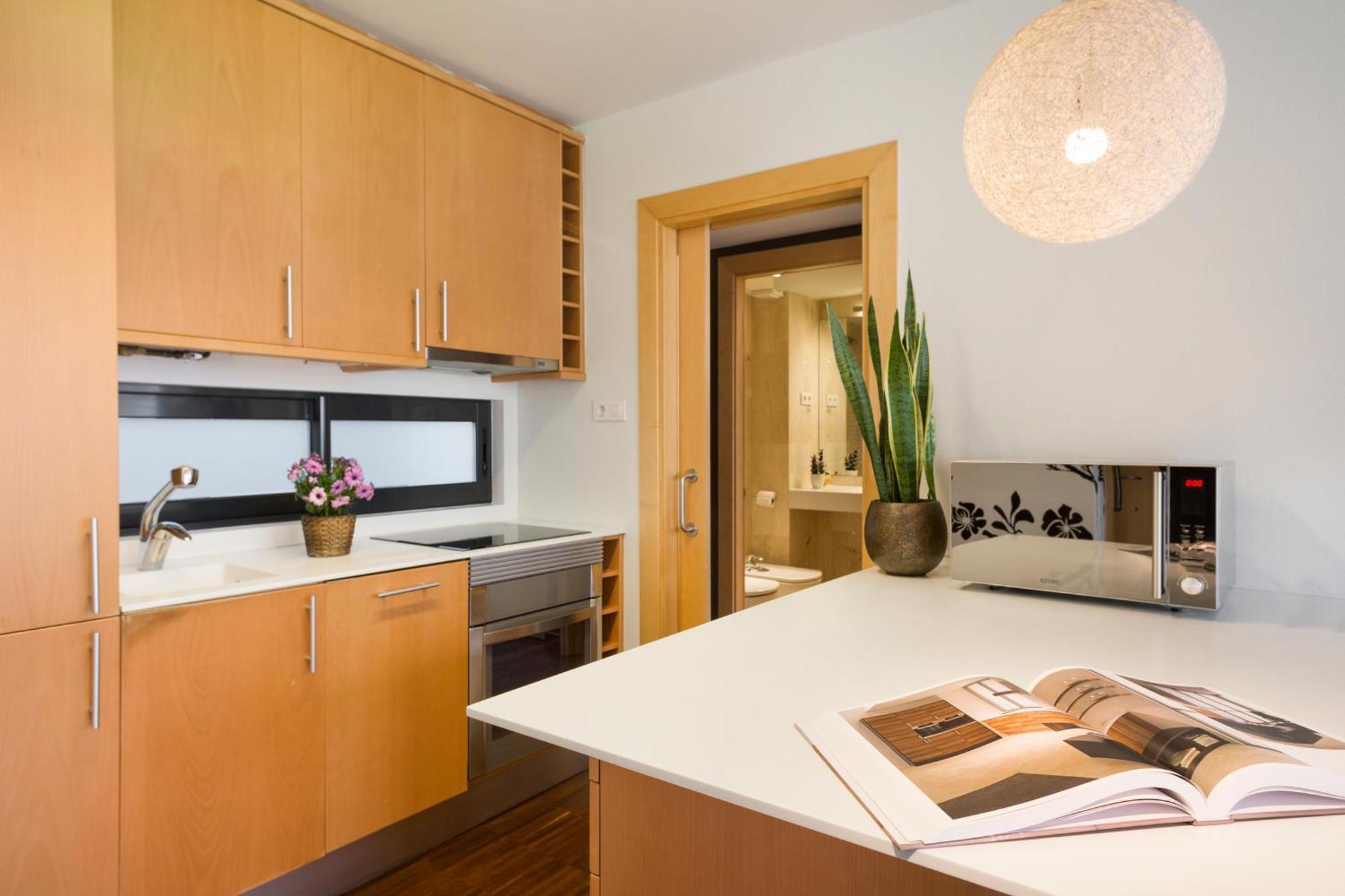 Apartment My Space Emirates - Executive With Private Balcony Barcelona