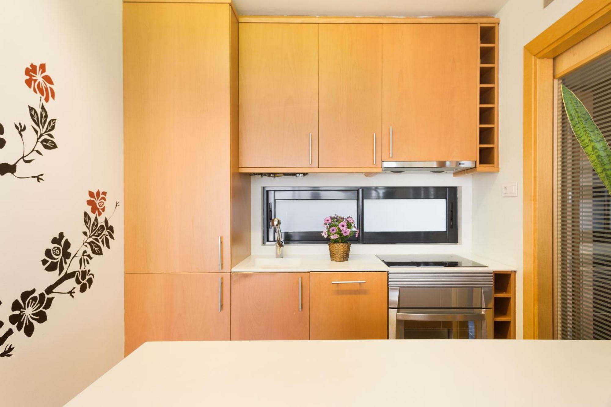 My Space Emirates - Executive With Private Balcony Apartment Barcelona
