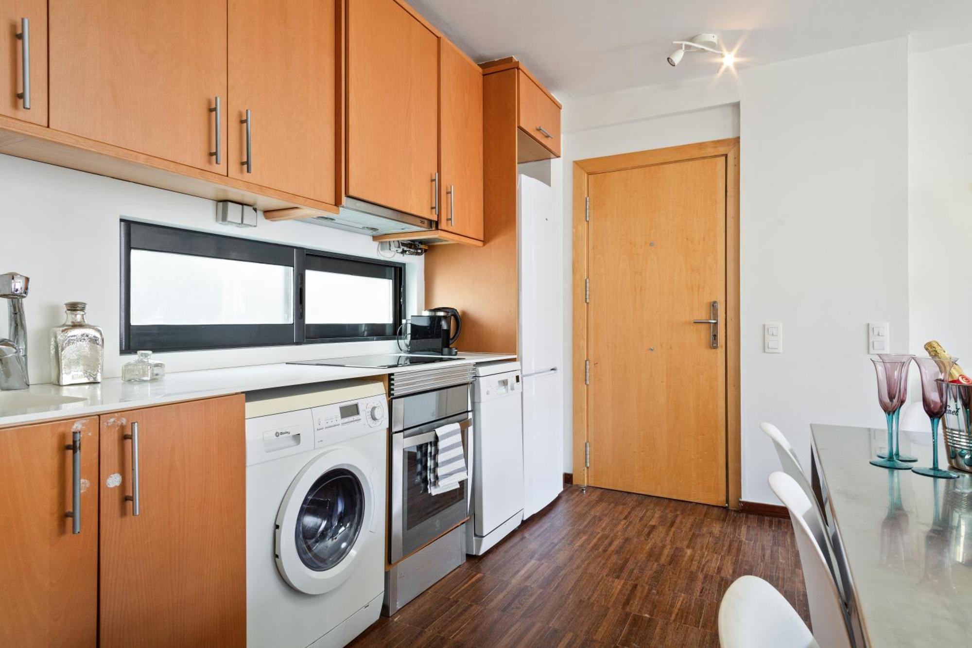 My Space Emirates - Executive With Private Balcony Apartment Barcelona