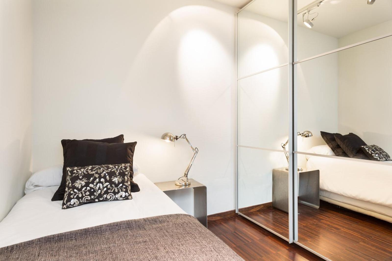 My Space Emirates - Executive With Private Balcony Barcelona
